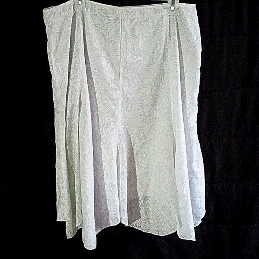 White Stag White Floral Midi Skirt 16